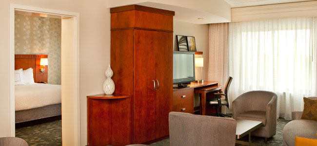 Courtyard by Marriott Gettysburg - King Suite