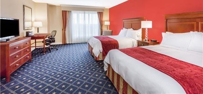 Queen/Queen Room in Wyndham Gettysburg, Pennsylvania